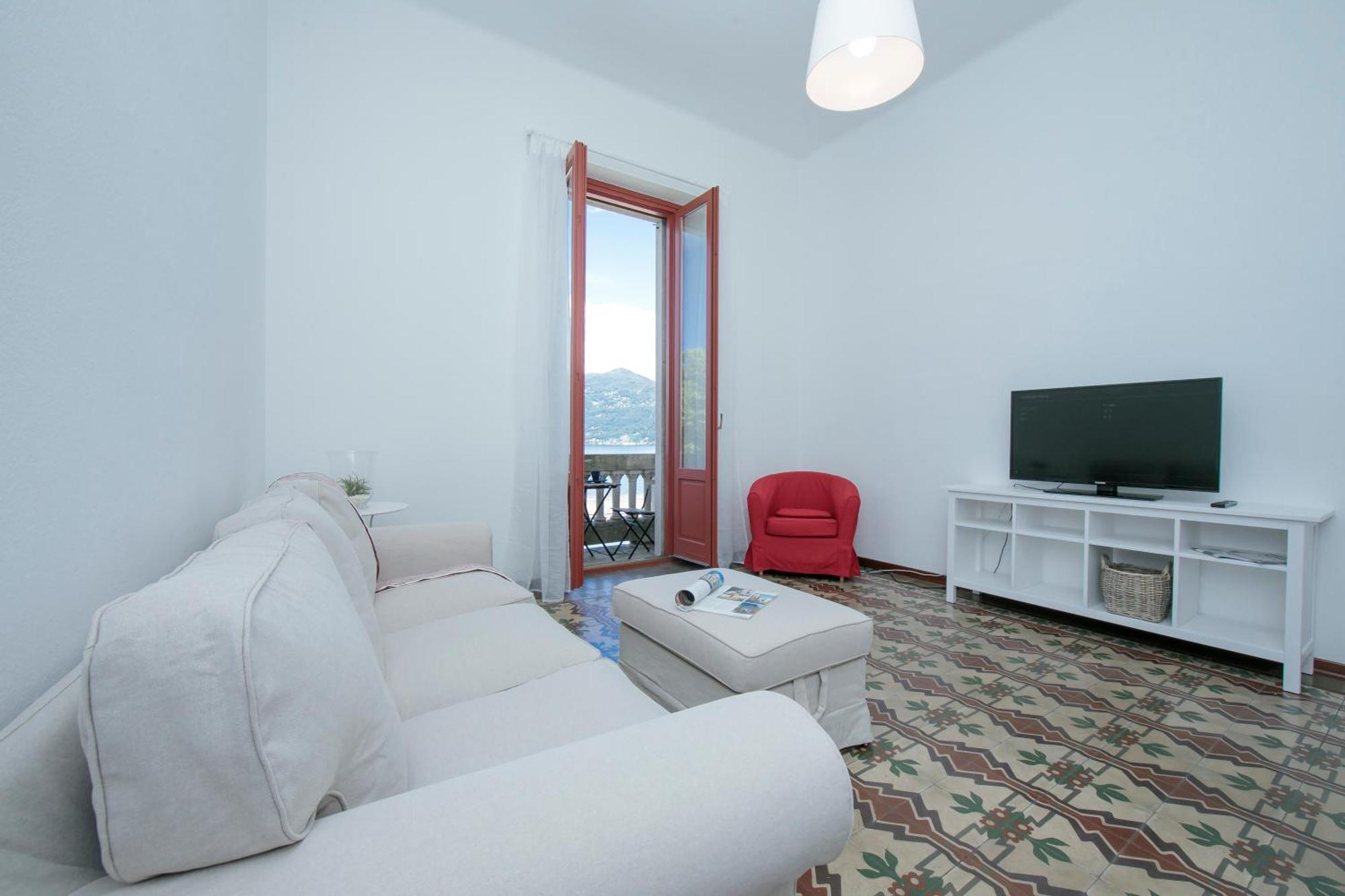 Residenza Oleandro Lake View Luino Center - Happy Rentals Luaran gambar