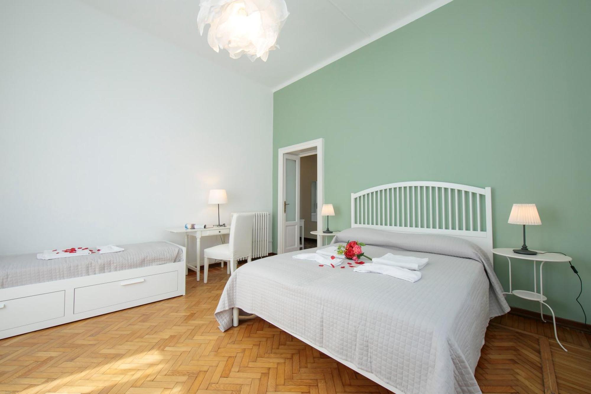 Residenza Oleandro Lake View Luino Center - Happy Rentals Luaran gambar
